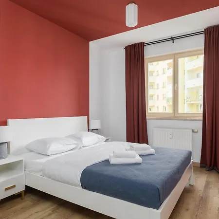 Metro Wilanowska With By Bookinghost Apartamento *