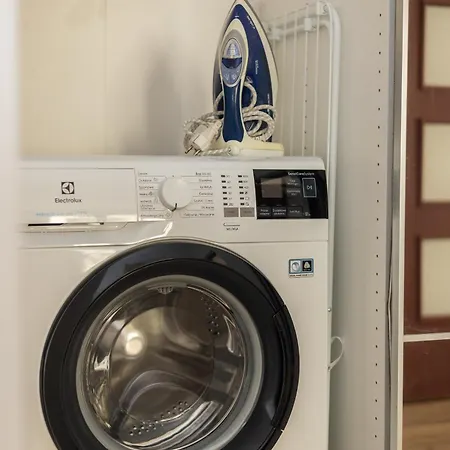 Metro Wilanowska With By Bookinghost Varšava