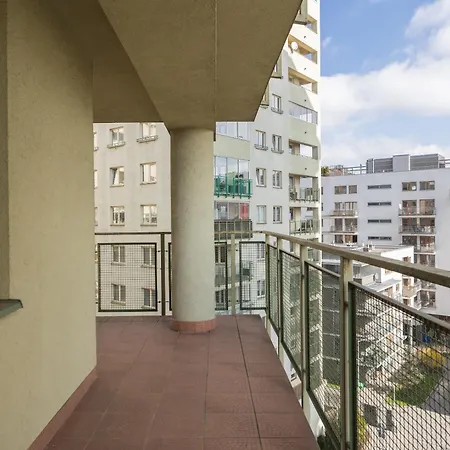 Metro Wilanowska With By Bookinghost * Warszawa