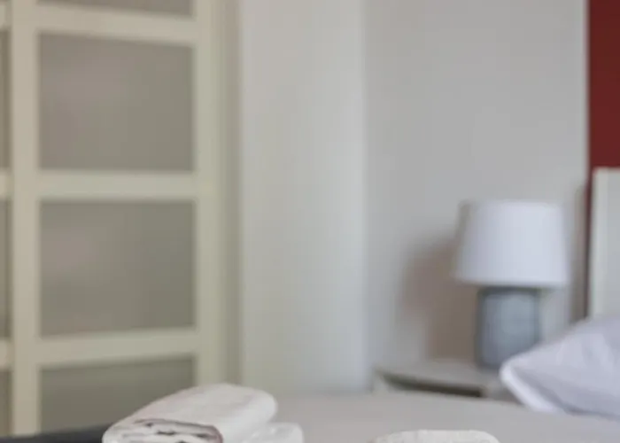 Metro Wilanowska With By Bookinghost شقة