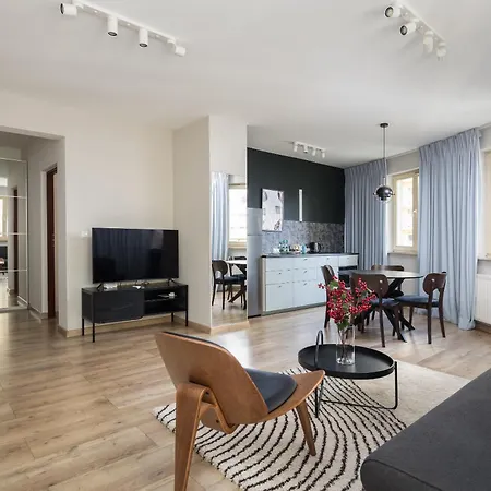 아파트 Metro Wilanowska With By Bookinghost 바르샤바