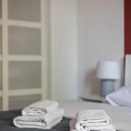 Metro Wilanowska With By Bookinghost 아파트